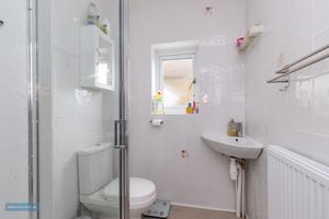 En-suite- click for photo gallery